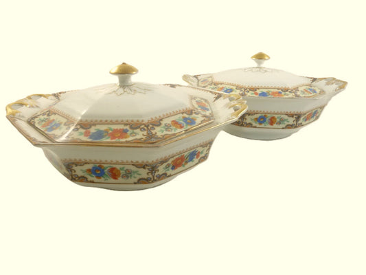 a pair of bavarian tureen with lids